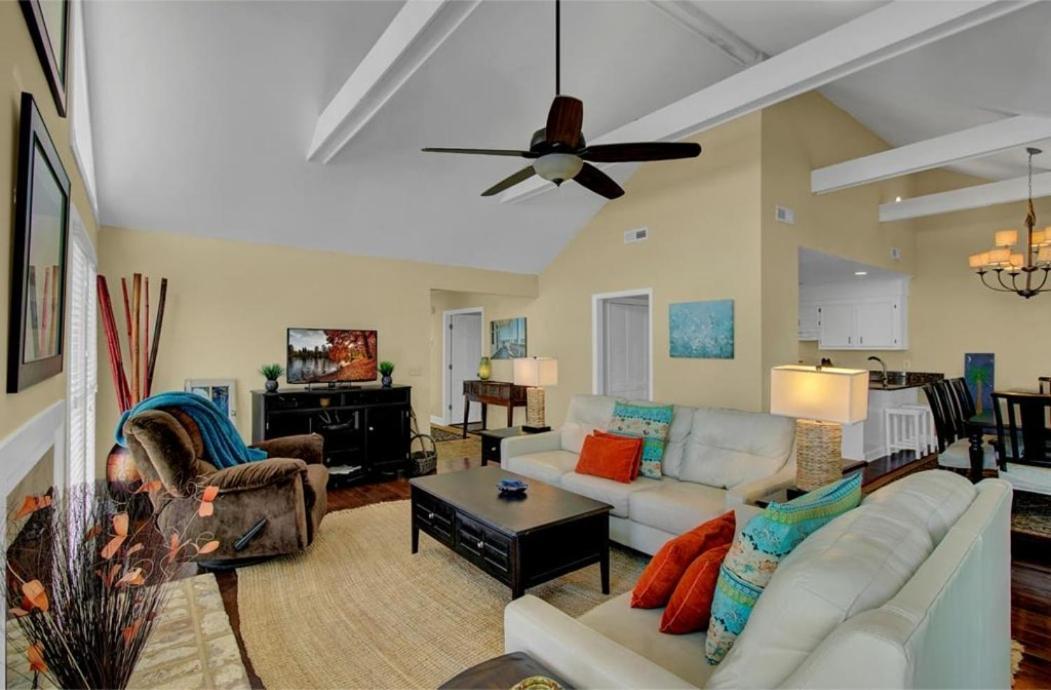 Holiday home 15 Lake Village By Avantstay Golf Course Lagoon Views *