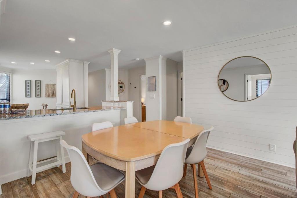 Summerhouse 301 By Wild Dunes, Oceanfront Holiday home