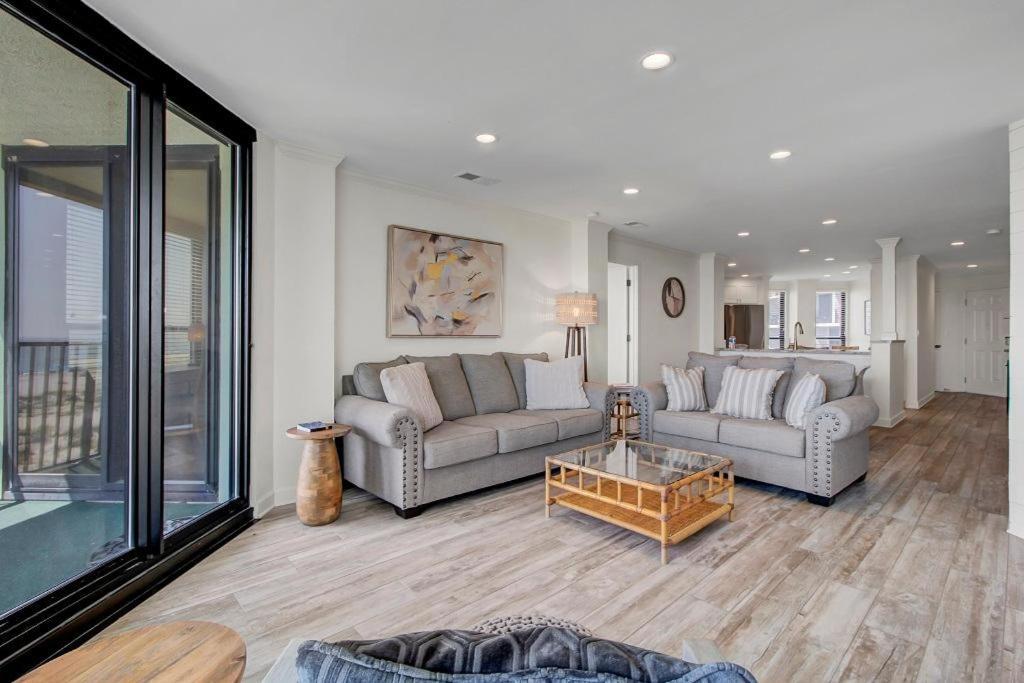 Summerhouse 301 By Wild Dunes, Oceanfront *