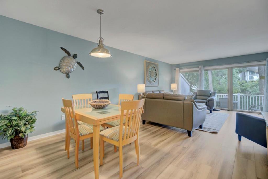 Racquet Club 7 By Wild Dunes, In Core Holiday home *