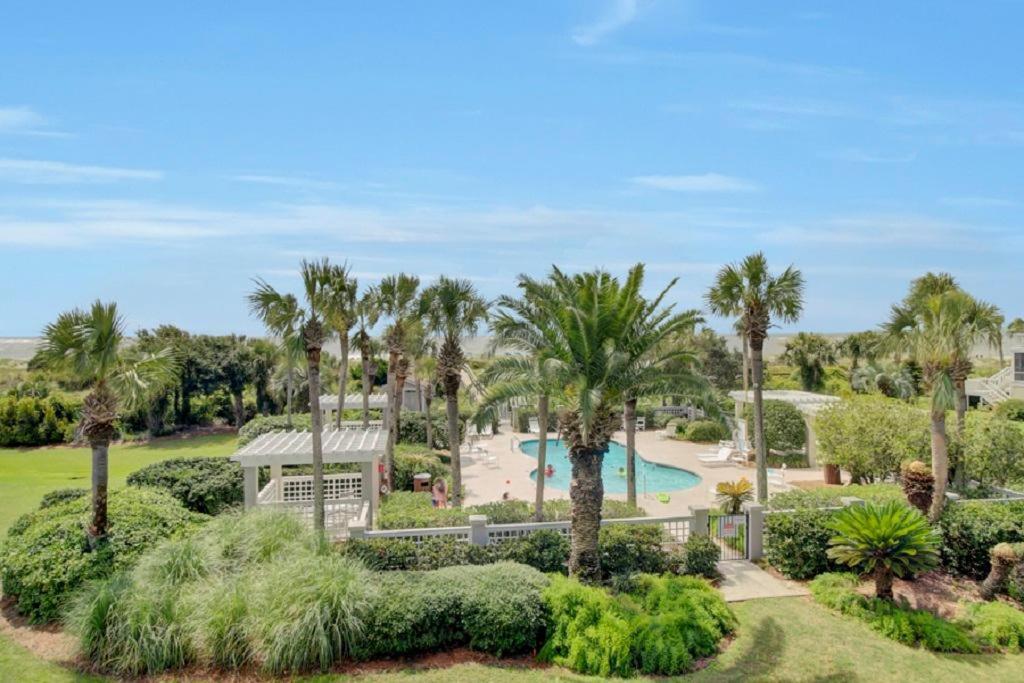 Club 53 By Wild Dunes, Oceanfront Holiday home