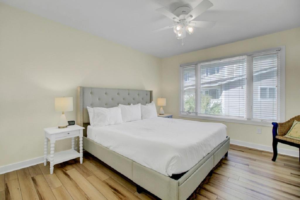 Holiday home Seagrove 2d By Wild Dunes, Oceanfront Isle of Palms