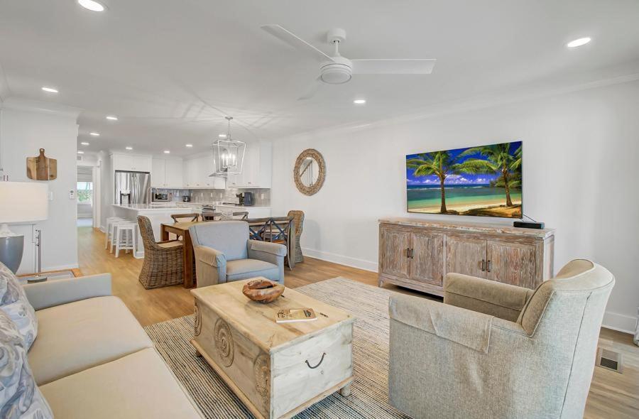 Club 33 By Wild Dunes, Oceanfront Holiday home *