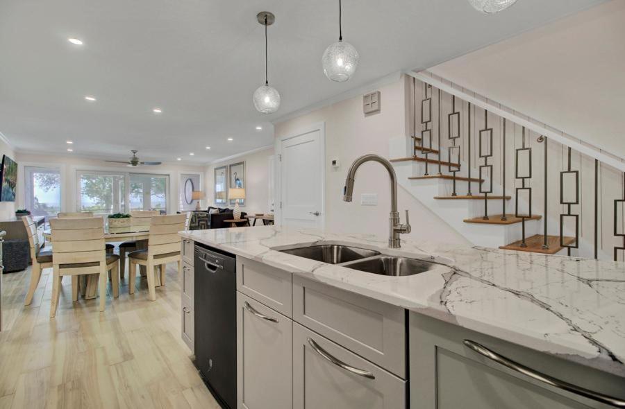 Club 25 By Wild Dunes, Oceanfront Holiday home