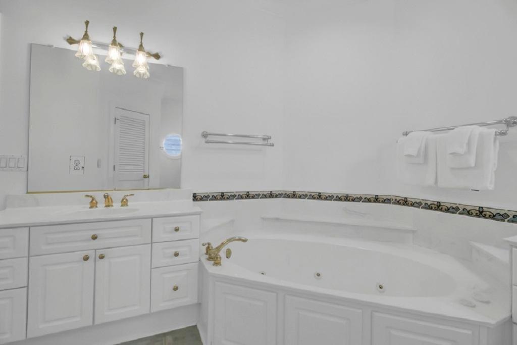 Yacht Harbor Court 30 By Wild Dunes, Marina View With Amenity Access Holiday home Isle of Palms