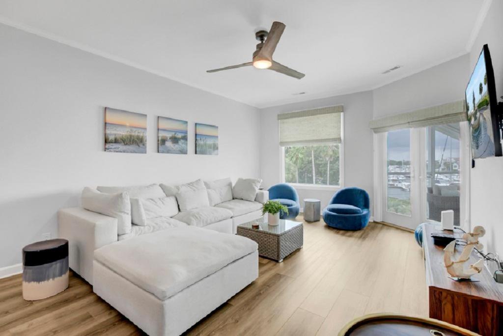 Moorings 510 Isle of Palms