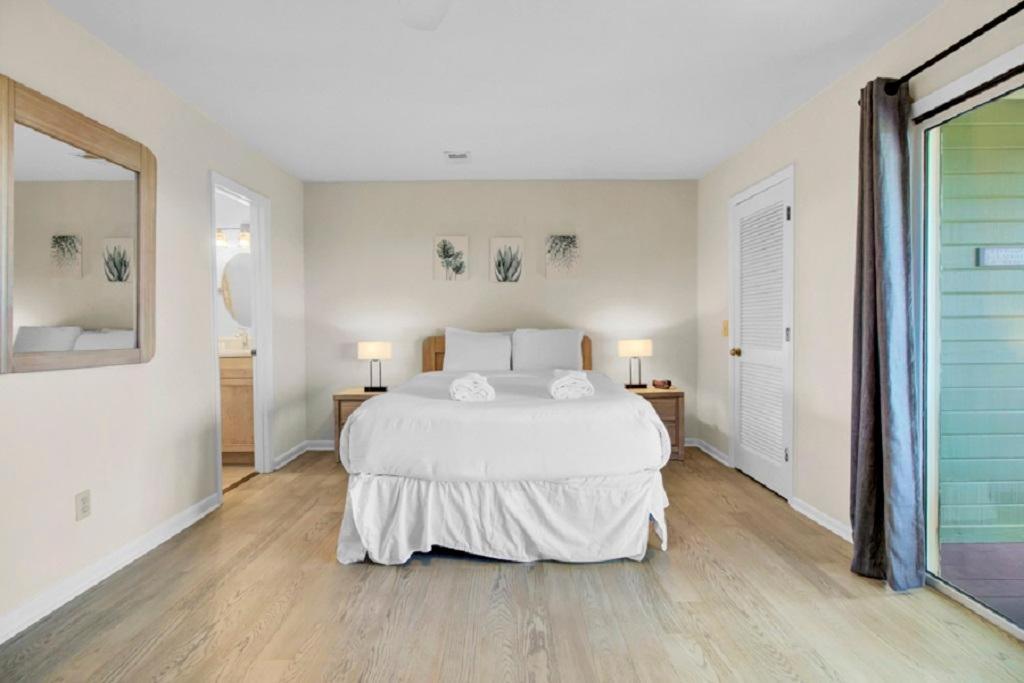 Holiday home Mariner's Walk 12c By Wild Dunes, Oceanfront