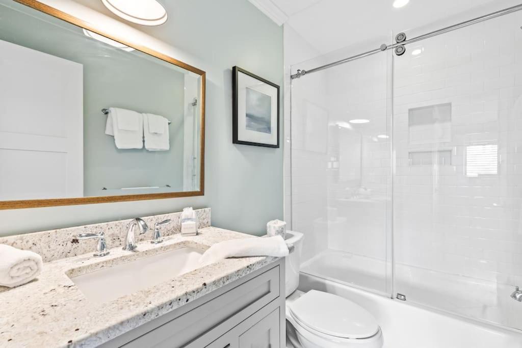 Club 31 - Luxurious Oceanfront - Walkout Apartment Isle of Palms