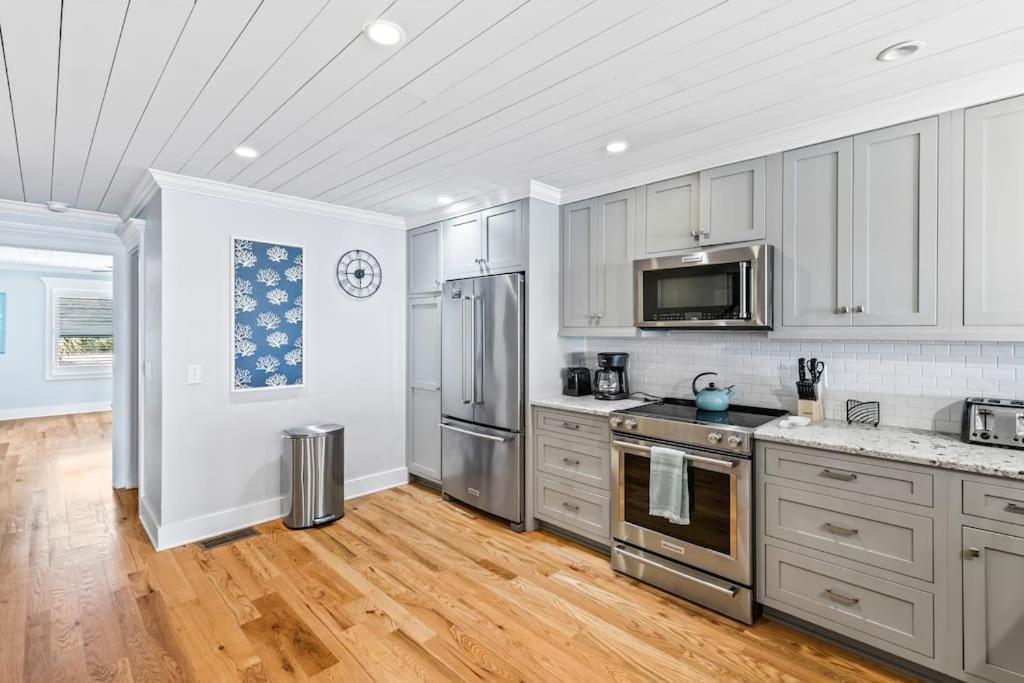 Apartment Club 31 - Luxurious Oceanfront - Walkout *