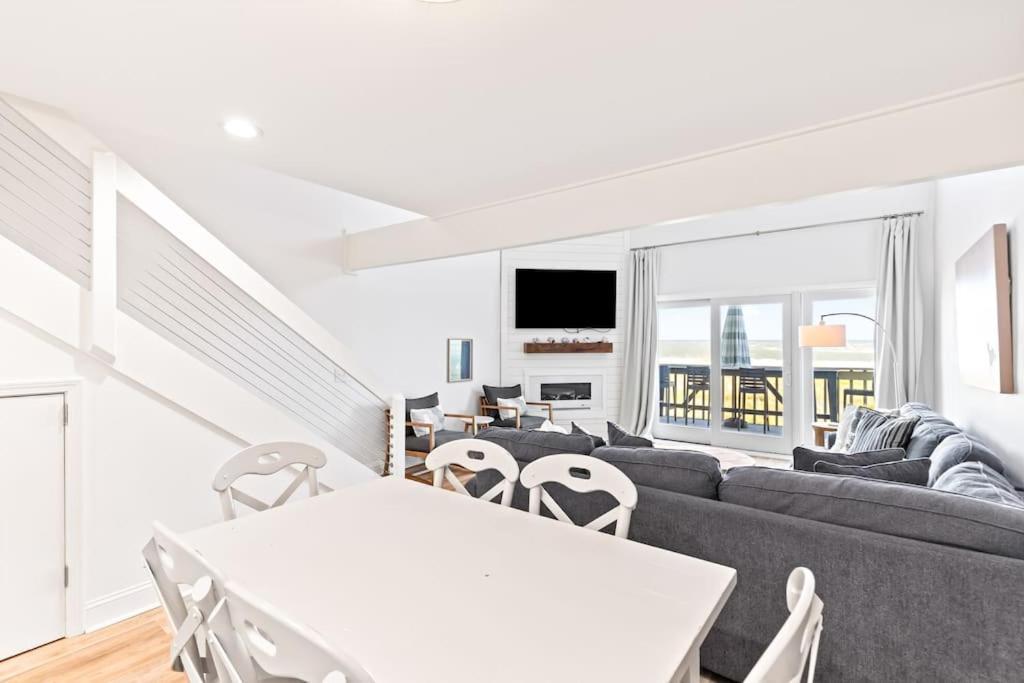 Apartment Mariner's Walk 12e - Modern Oceanfront Isle of Palms