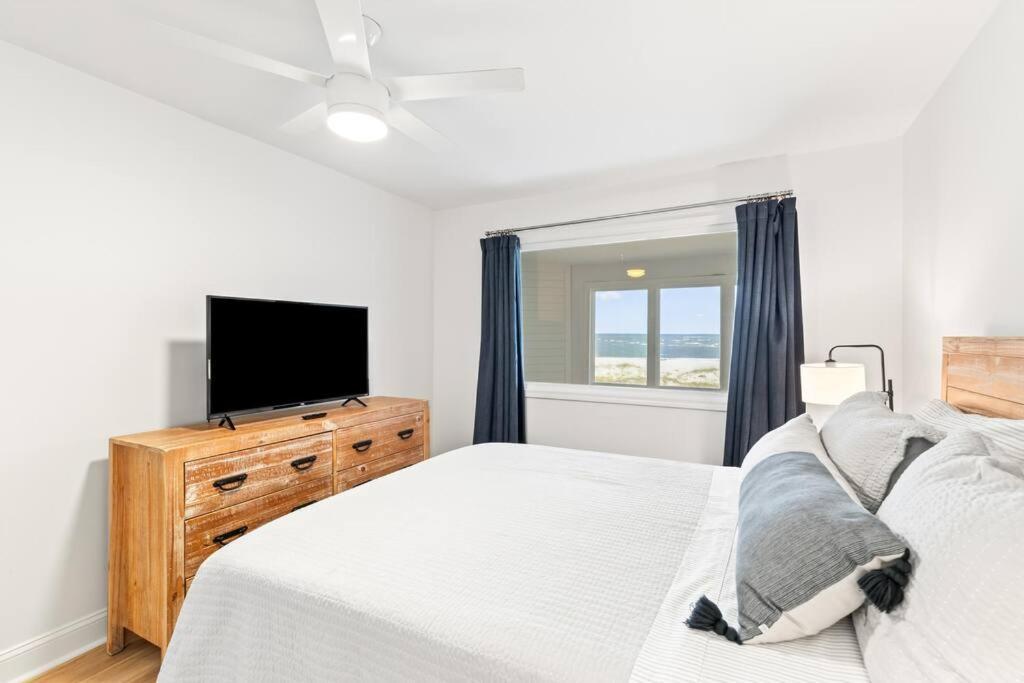 Apartment Mariner's Walk 12e - Modern Oceanfront *