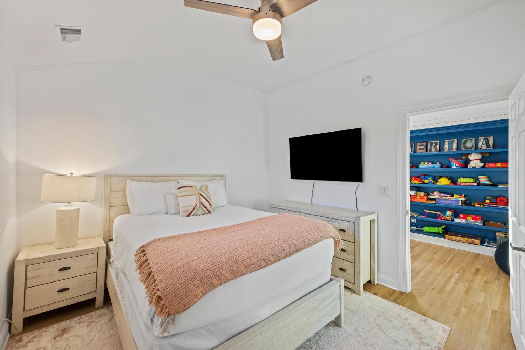 2807 Palm Blvd Isle of Palms