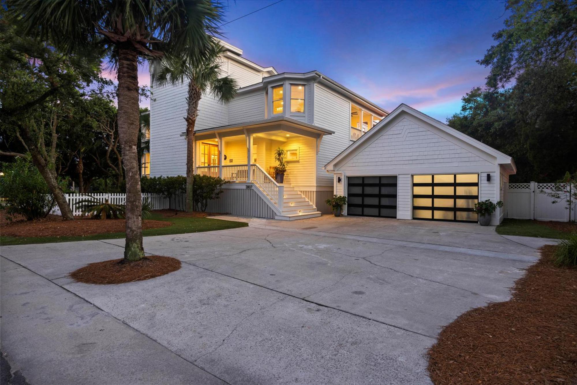 2807 Palm Blvd *