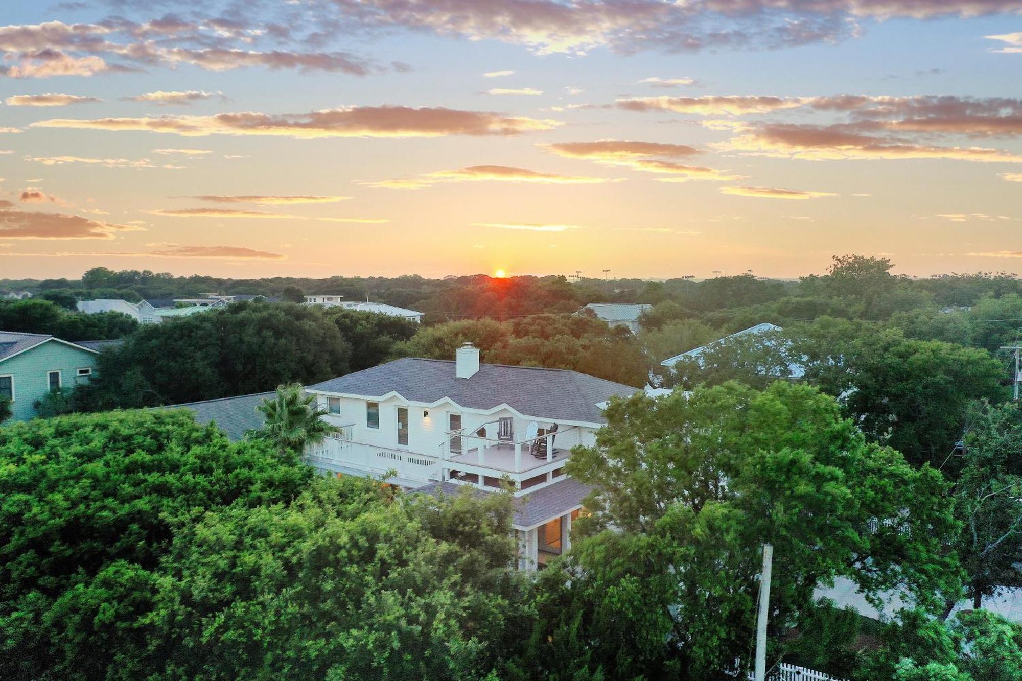 2807 Palm Blvd Holiday home