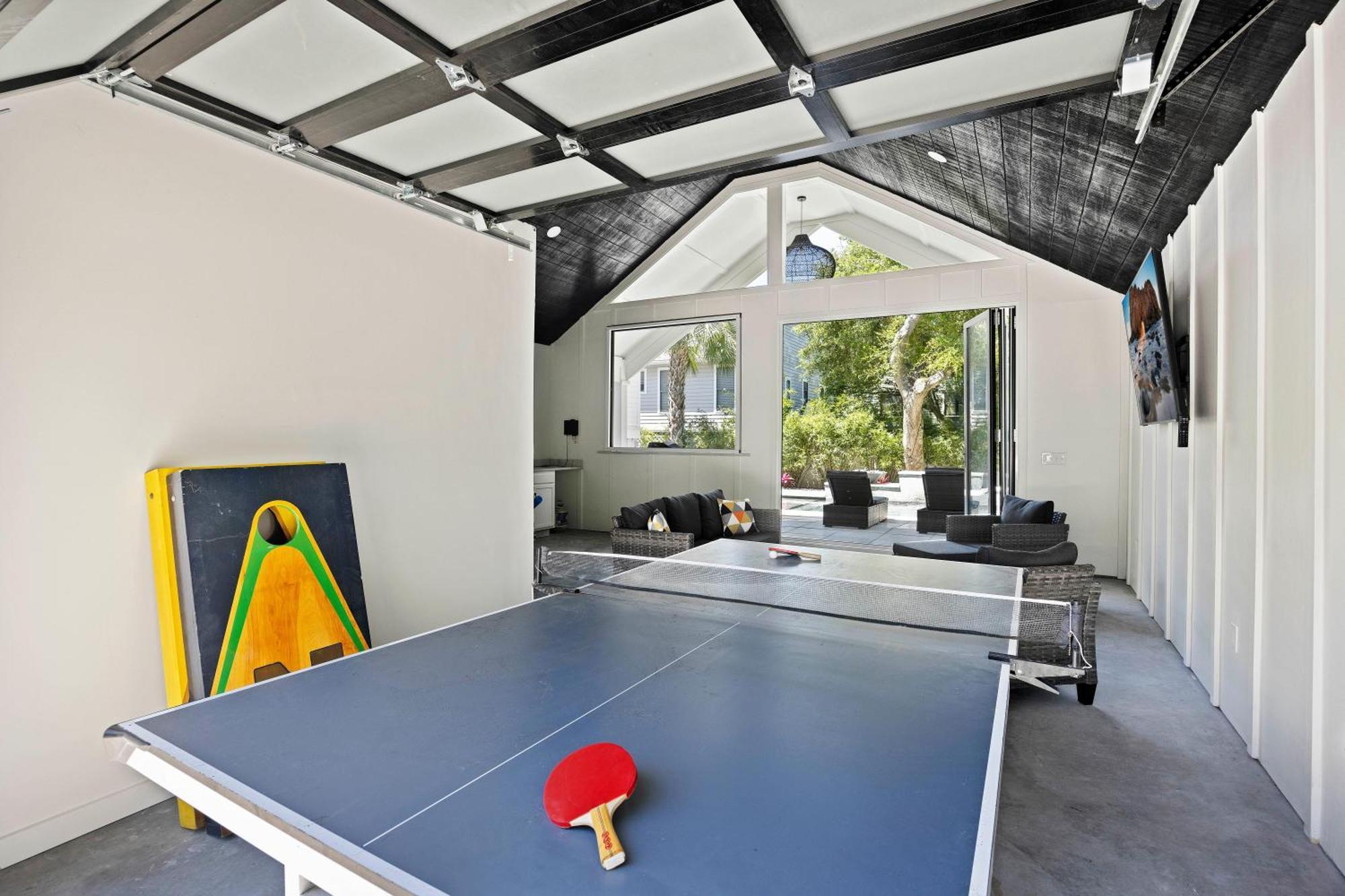 2807 Palm Blvd