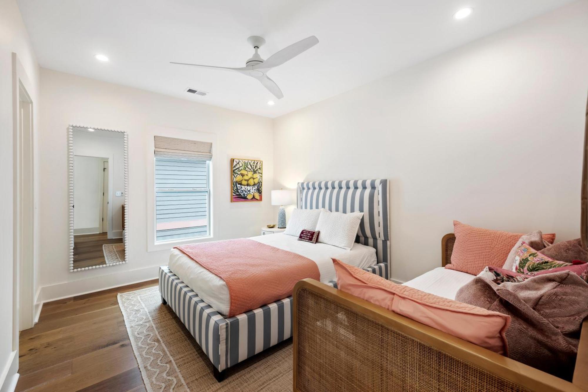 10 Yacht Harbor * Isle of Palms