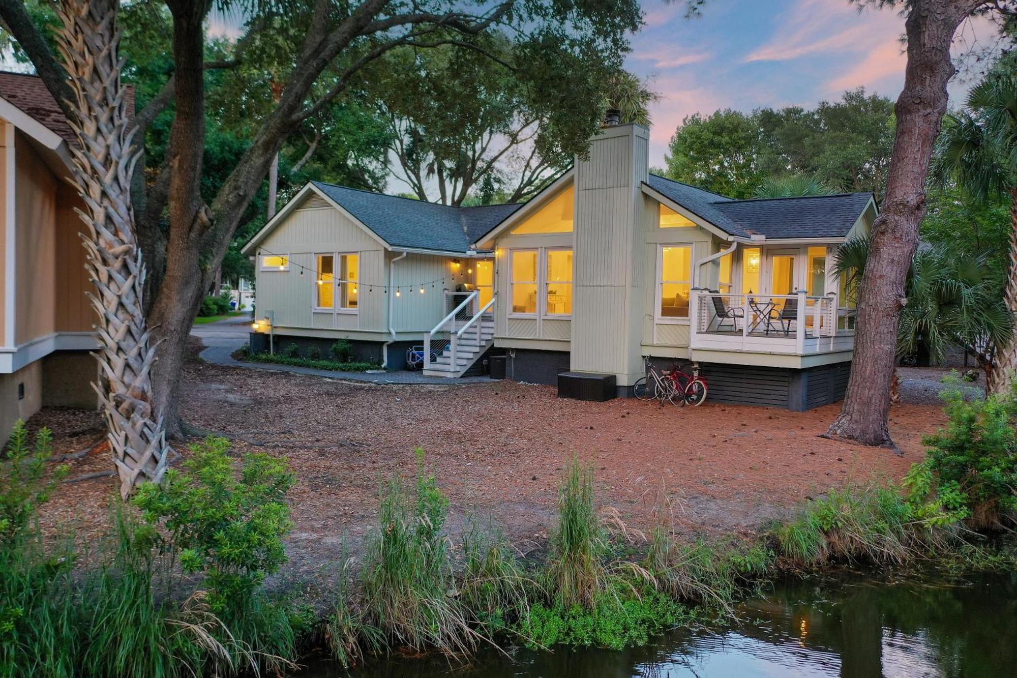 19 Village Lane Holiday home *