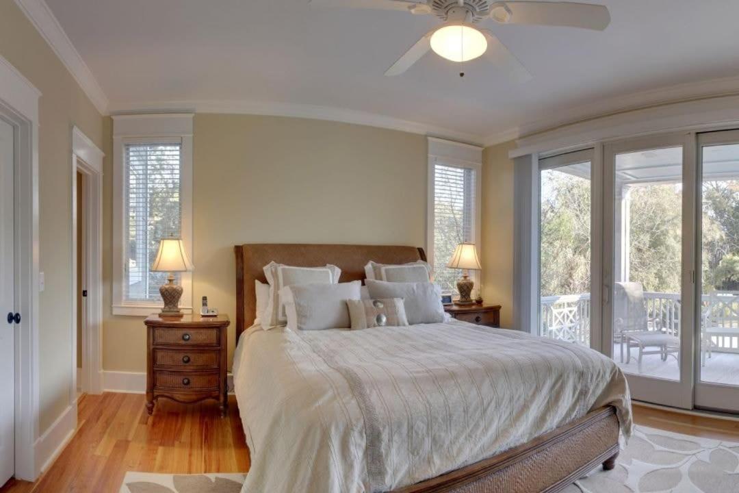 Holiday home 9 24th Avenue By Avantstay Walk To Pool Rooftop Deck Isle of Palms