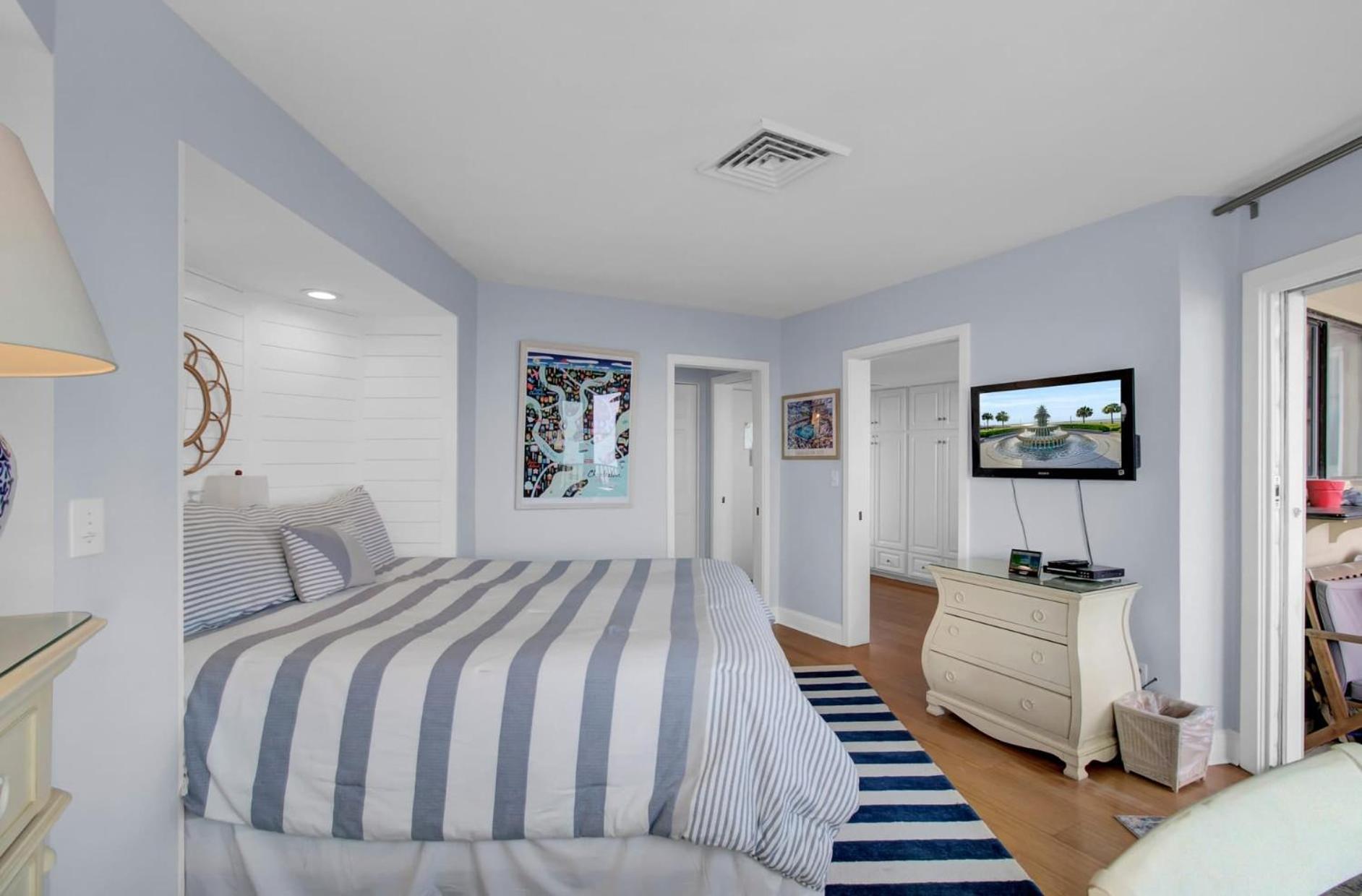 Apartment 204 B Port O Call By Avantstay Beachfront