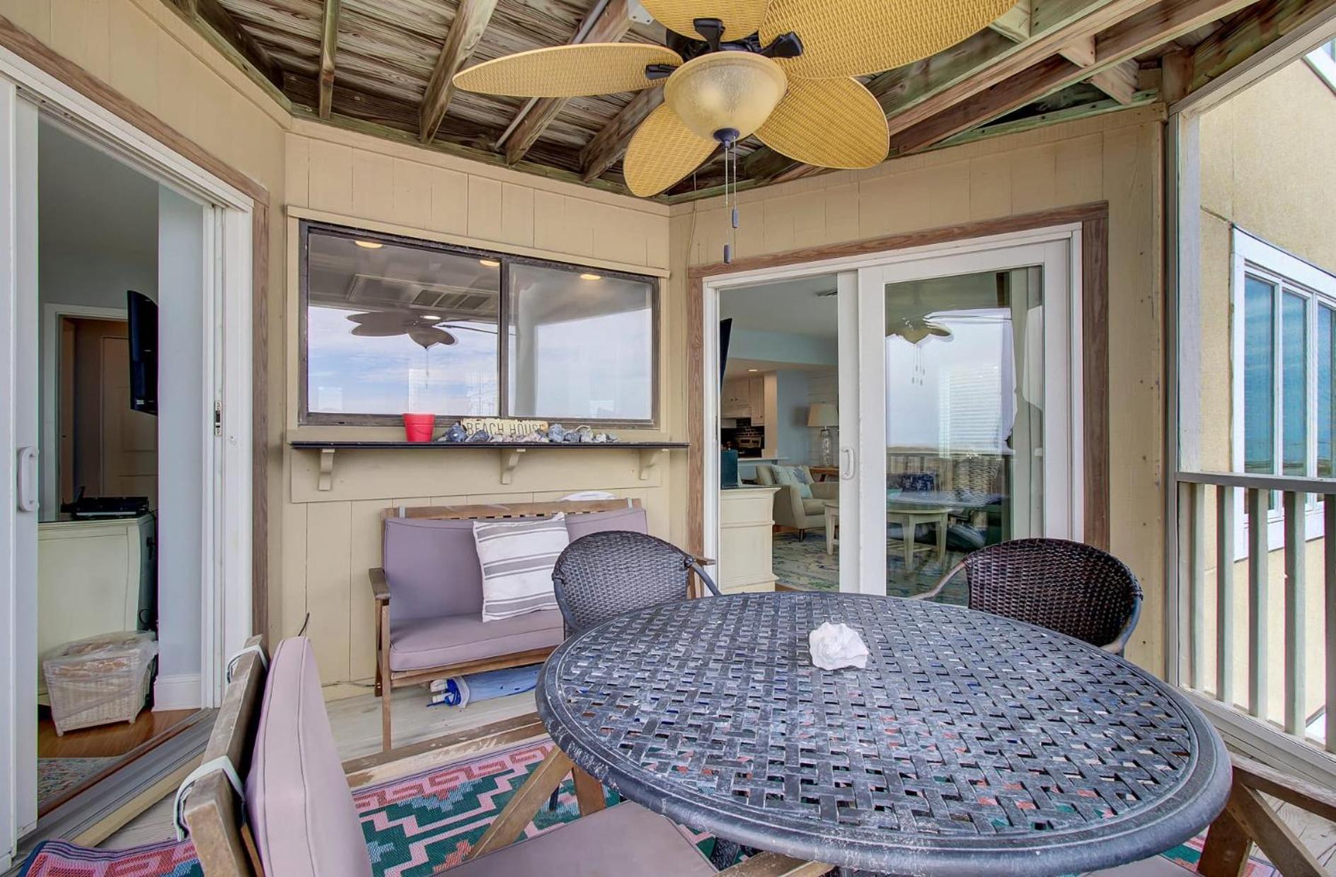 Apartment 204 B Port O Call By Avantstay Beachfront *