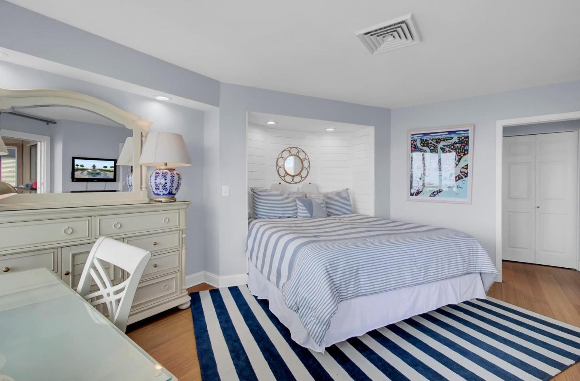 Apartment 204 B Port O Call By Avantstay Beachfront Isle of Palms