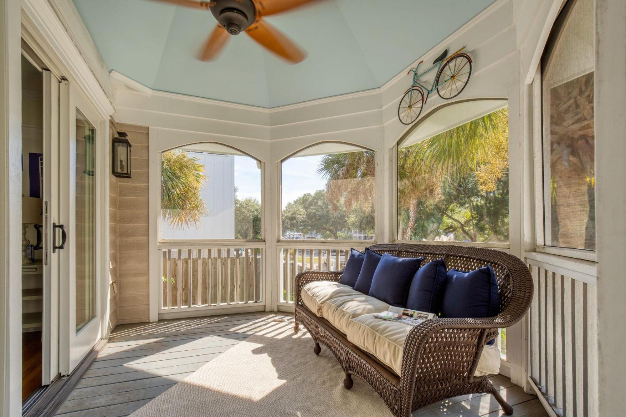 Holiday home Palmetto By Avantstay Gorgeous Character W Pool Sun Pool Table Isle of Palms