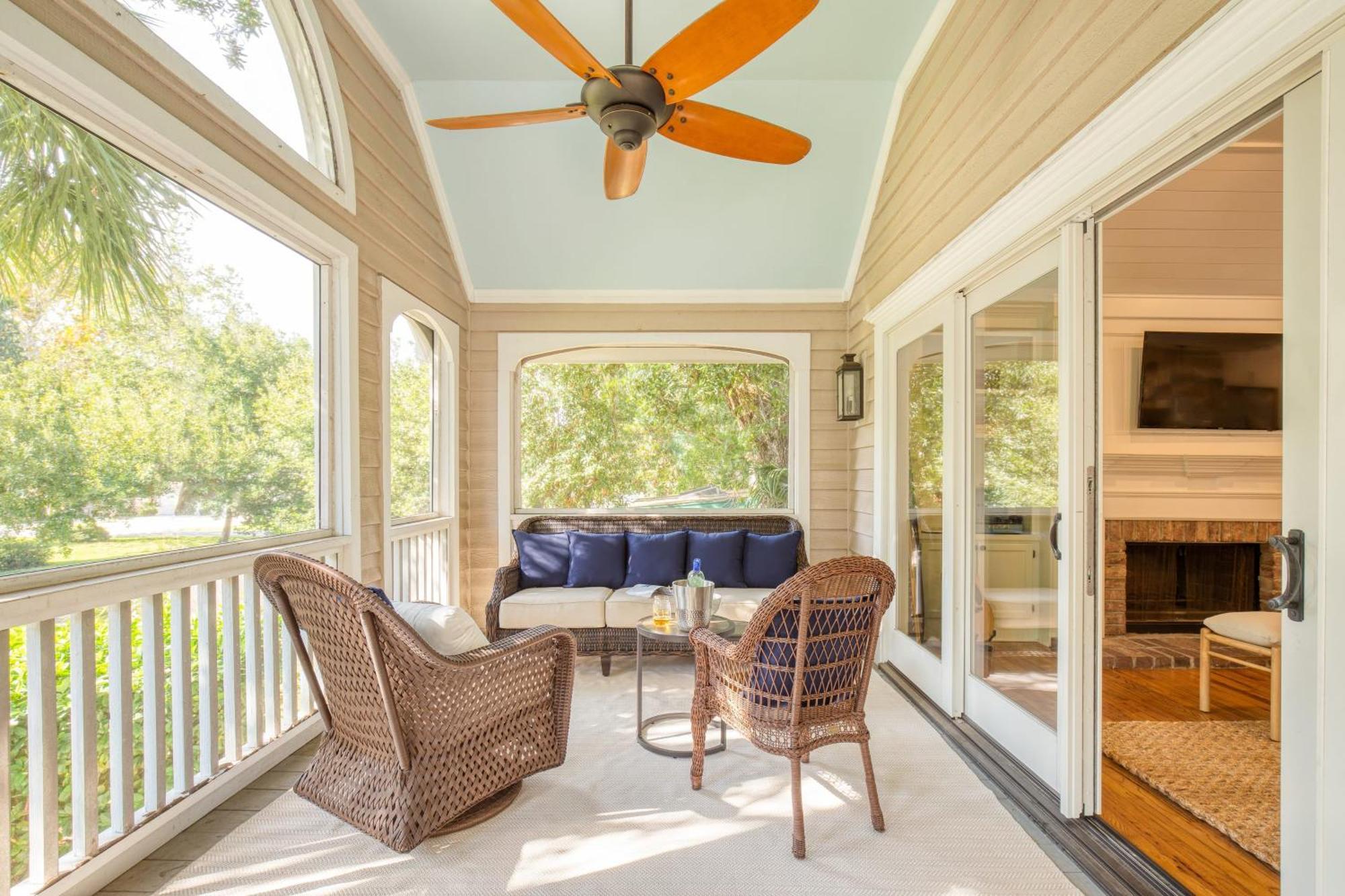 Holiday home Palmetto By Avantstay Gorgeous Character W Pool Sun Pool Table