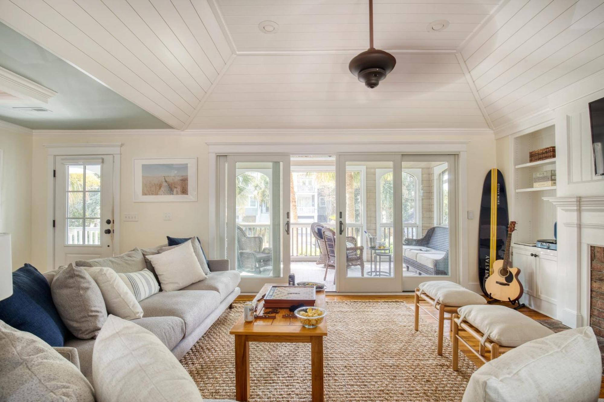 Holiday home Palmetto By Avantstay Gorgeous Character W Pool Sun Pool Table Isle of Palms