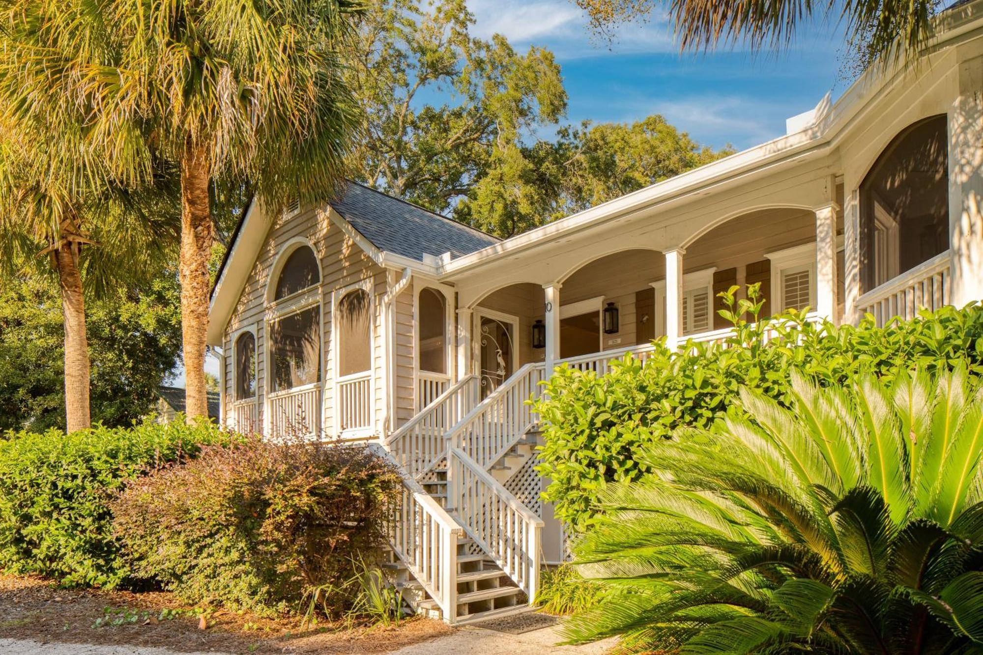 Palmetto By Avantstay Gorgeous Character W Pool Sun Pool Table Holiday home