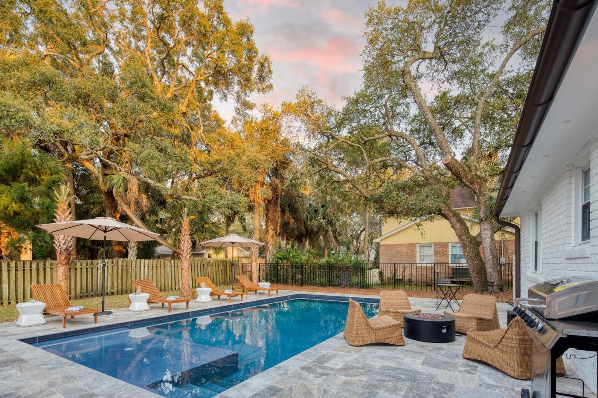 Sawyer By Avantstay Stunning W Pool Holiday home *