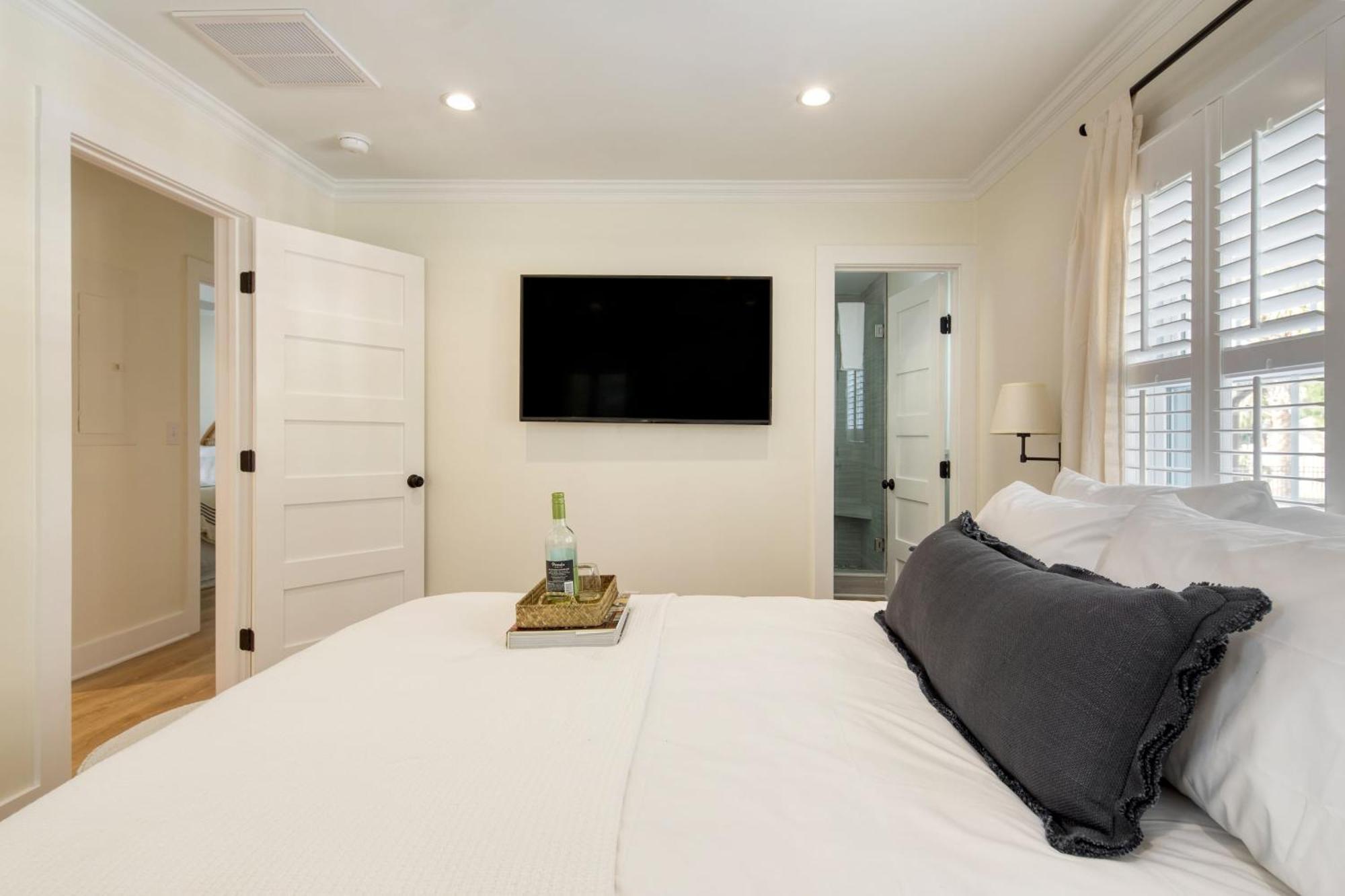 Sawyer By Avantstay Stunning W Pool Holiday home