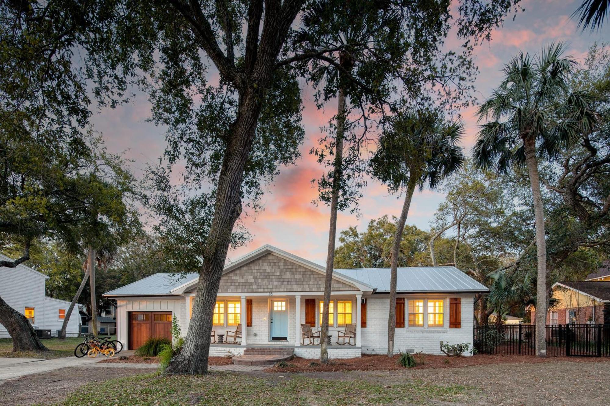 Holiday home Sawyer By Avantstay Stunning W Pool Isle of Palms