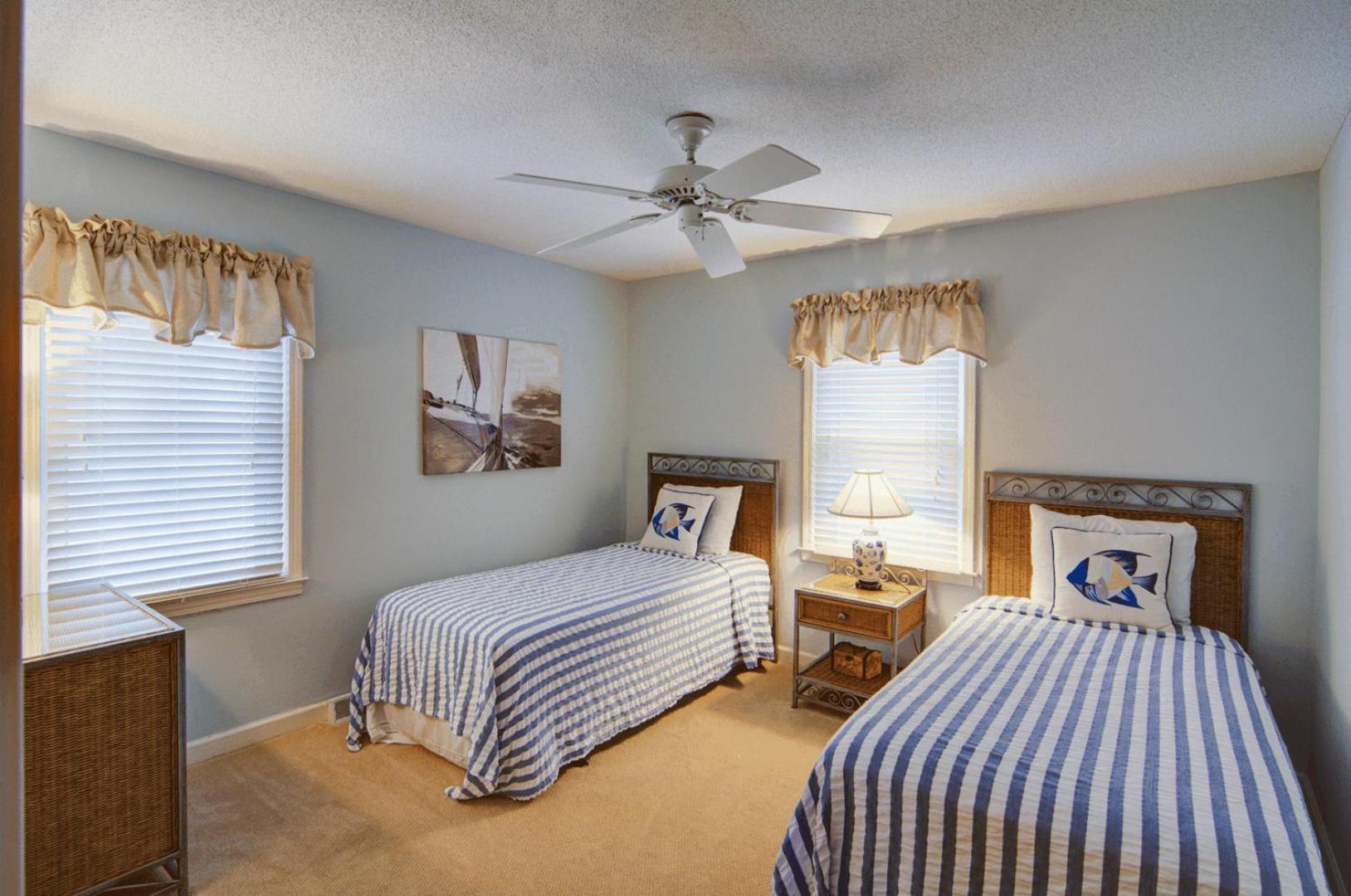 12 42nd Avenue By Avantstay 2 Mins To The Screened In Porch Holiday home