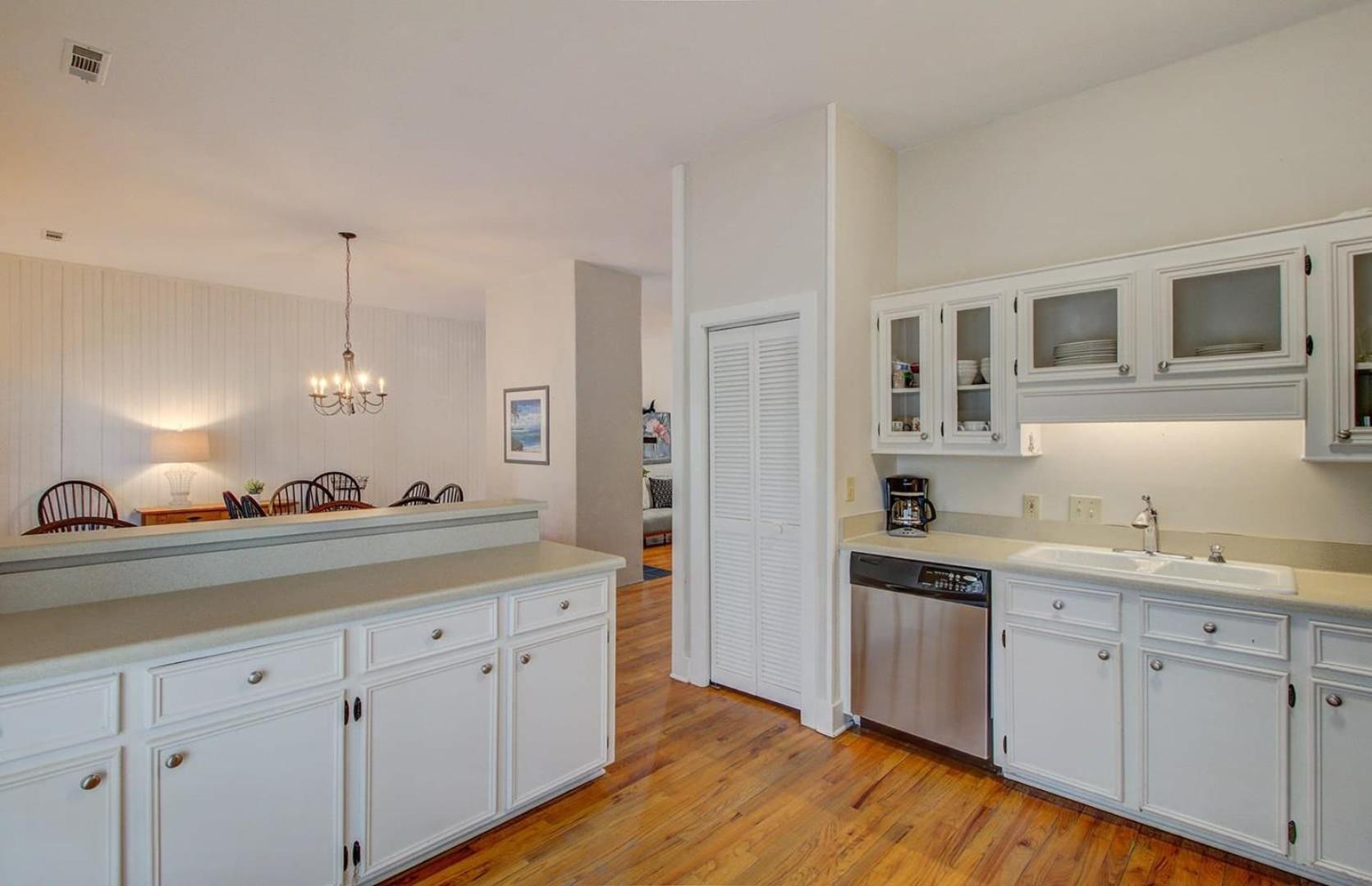 Holiday home 75 Grand Pavilion By Avantstay Steps From 2 Community Pools Isle of Palms