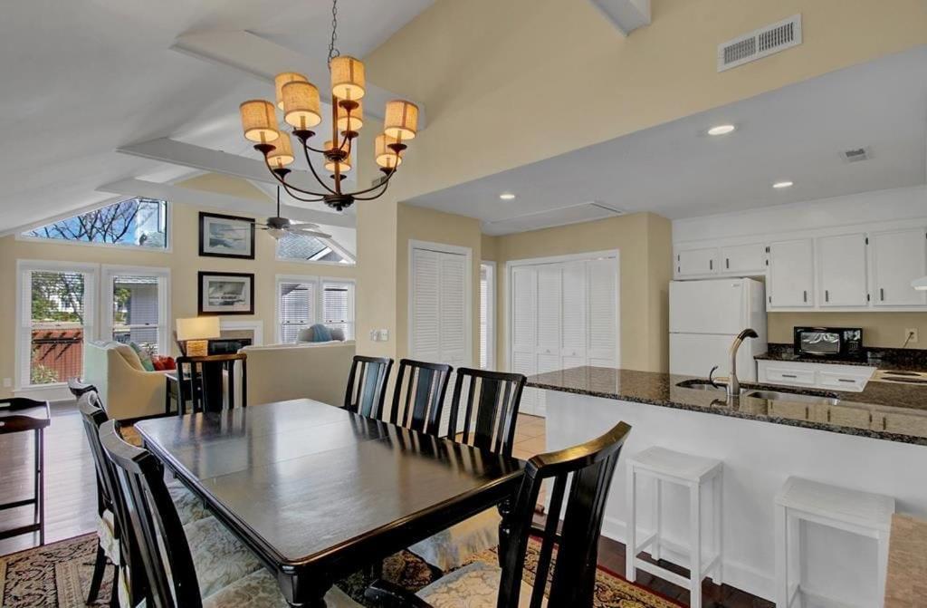Holiday home 15 Lake Village By Avantstay Golf Course Lagoon Views *