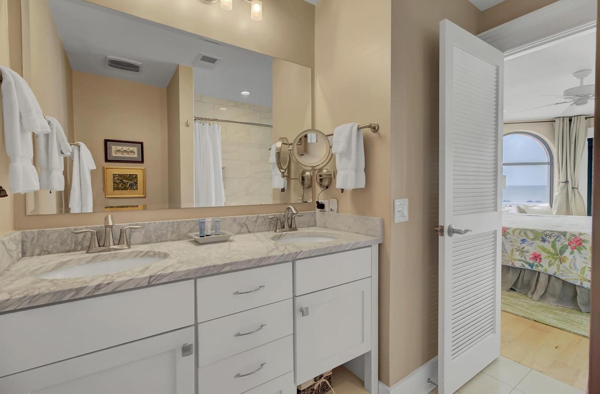 211 Seascape By Avantstay Oceanfront View Pool Isle of Palms