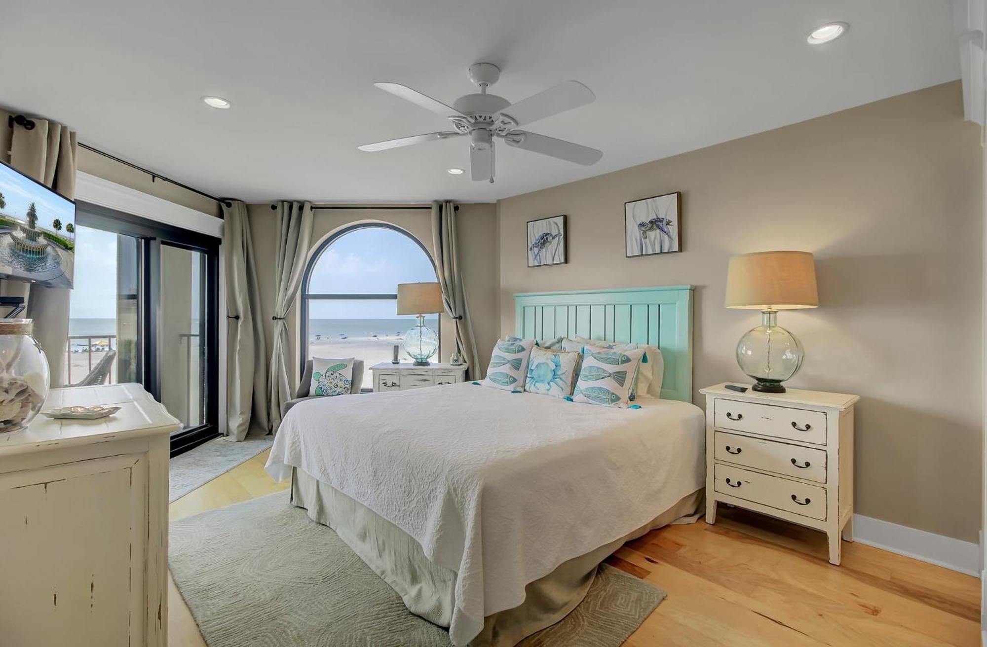 211 Seascape By Avantstay Oceanfront View Pool Apartment