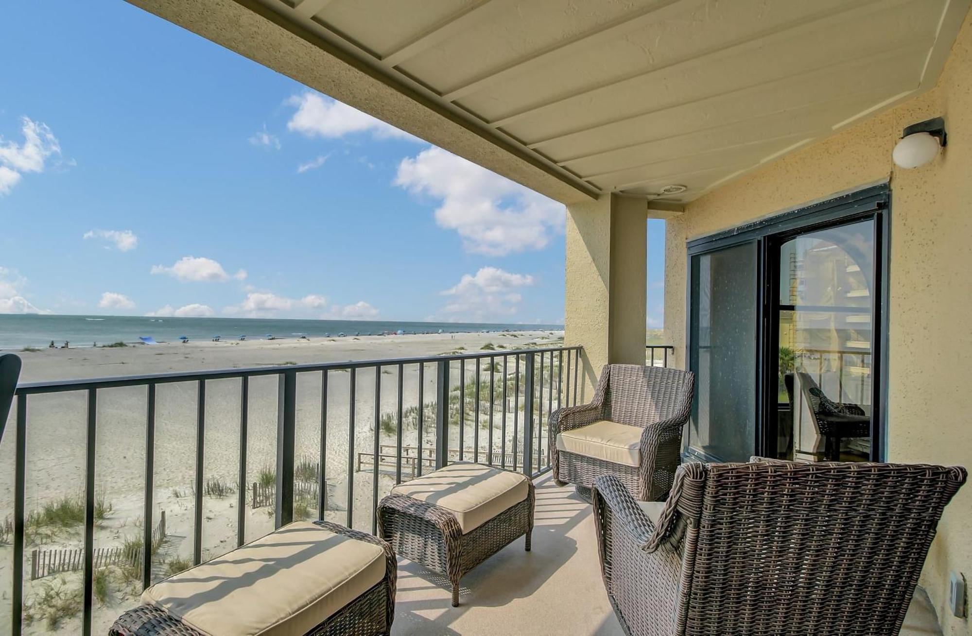 211 Seascape By Avantstay Oceanfront View Pool Apartment Isle of Palms