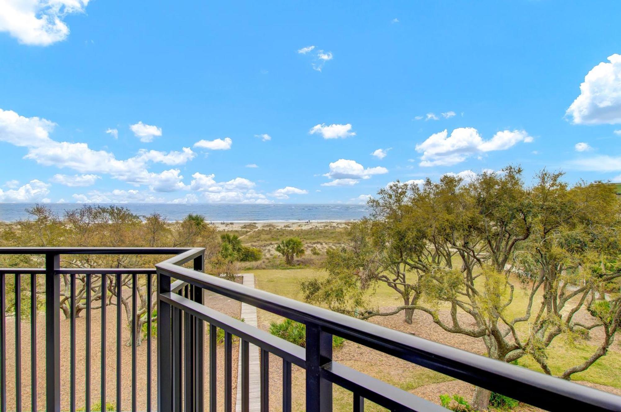 303a Shipwatch By Avantstay Ocean View Shared Pool Boardwalk To Isle of Palms