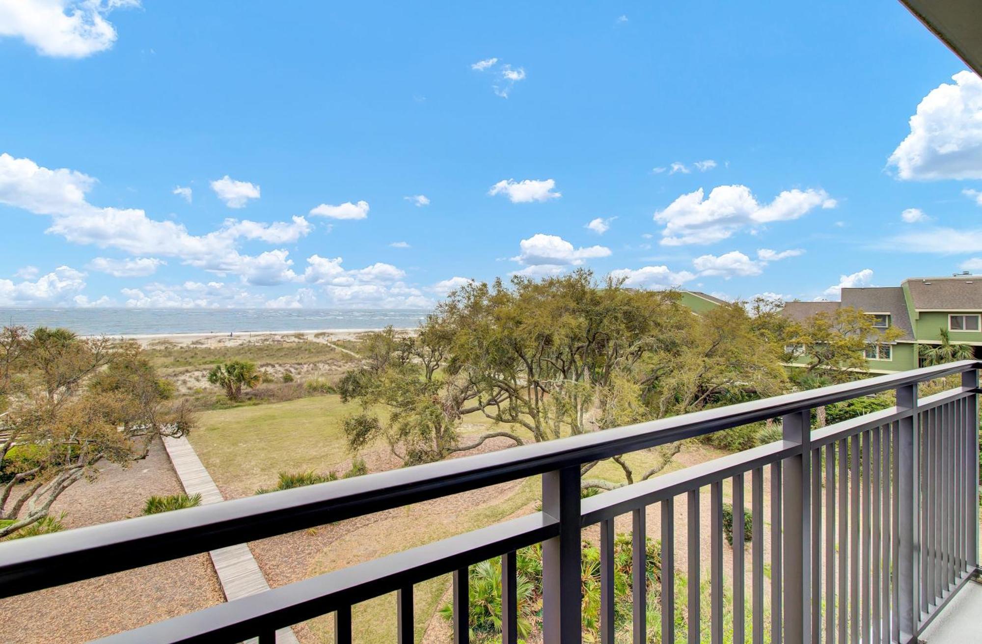 303a Shipwatch By Avantstay Ocean View Shared Pool Boardwalk To * Isle of Palms