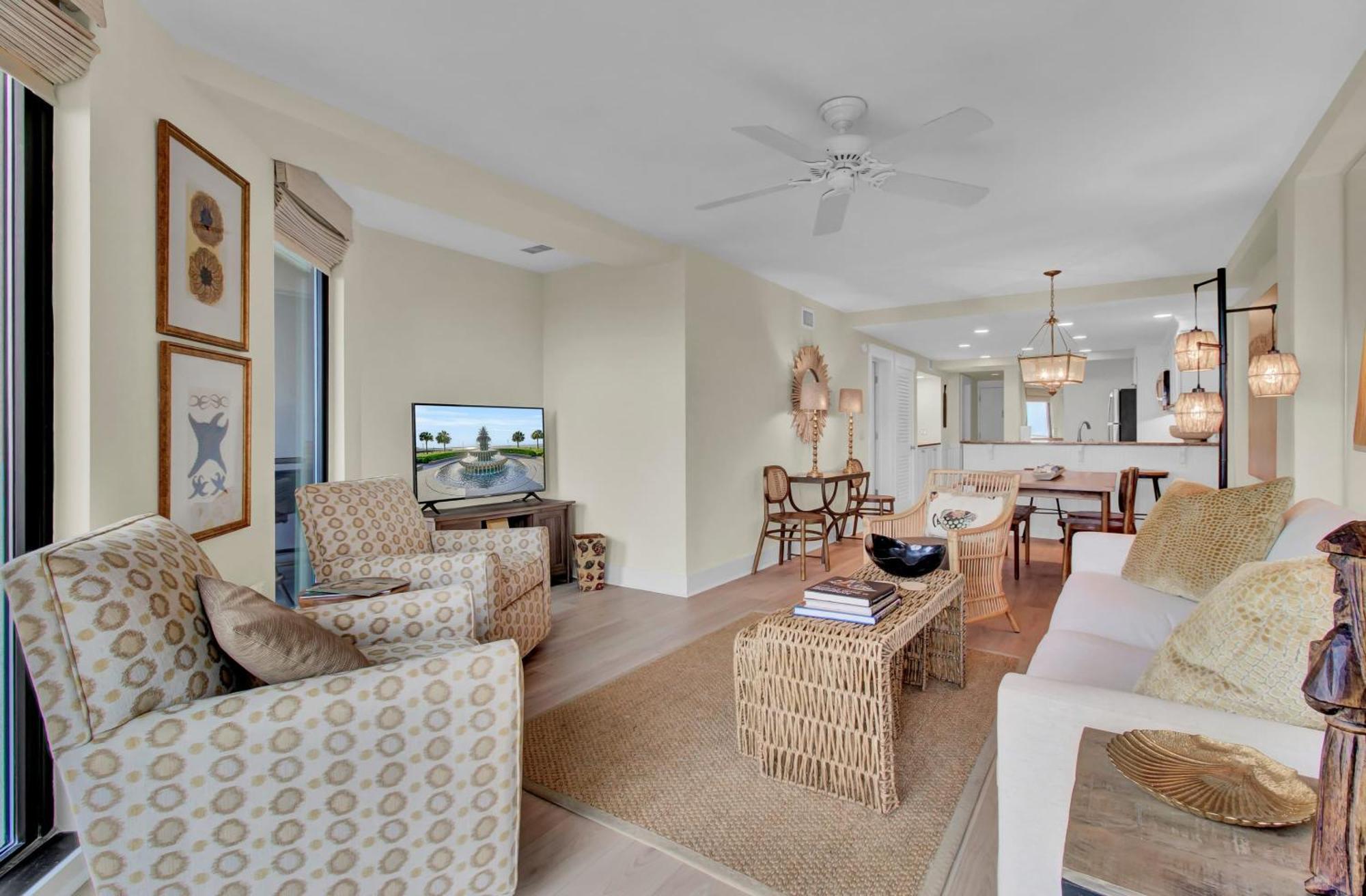 Holiday home 303a Shipwatch By Avantstay Ocean View Shared Pool Boardwalk To Isle of Palms