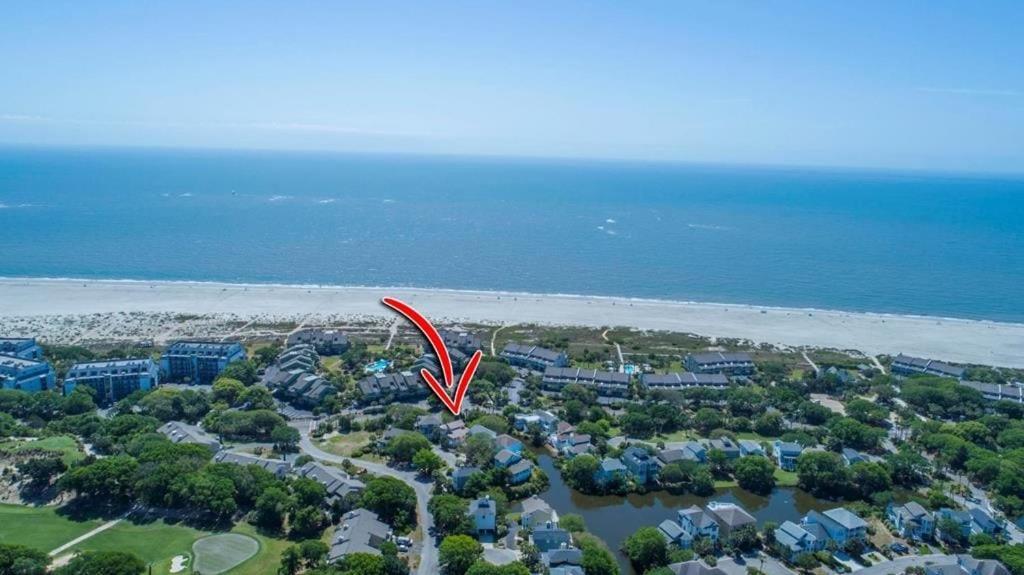 Holiday home 72 Pelican Bay Avantstay Community Pool Decks Isle of Palms
