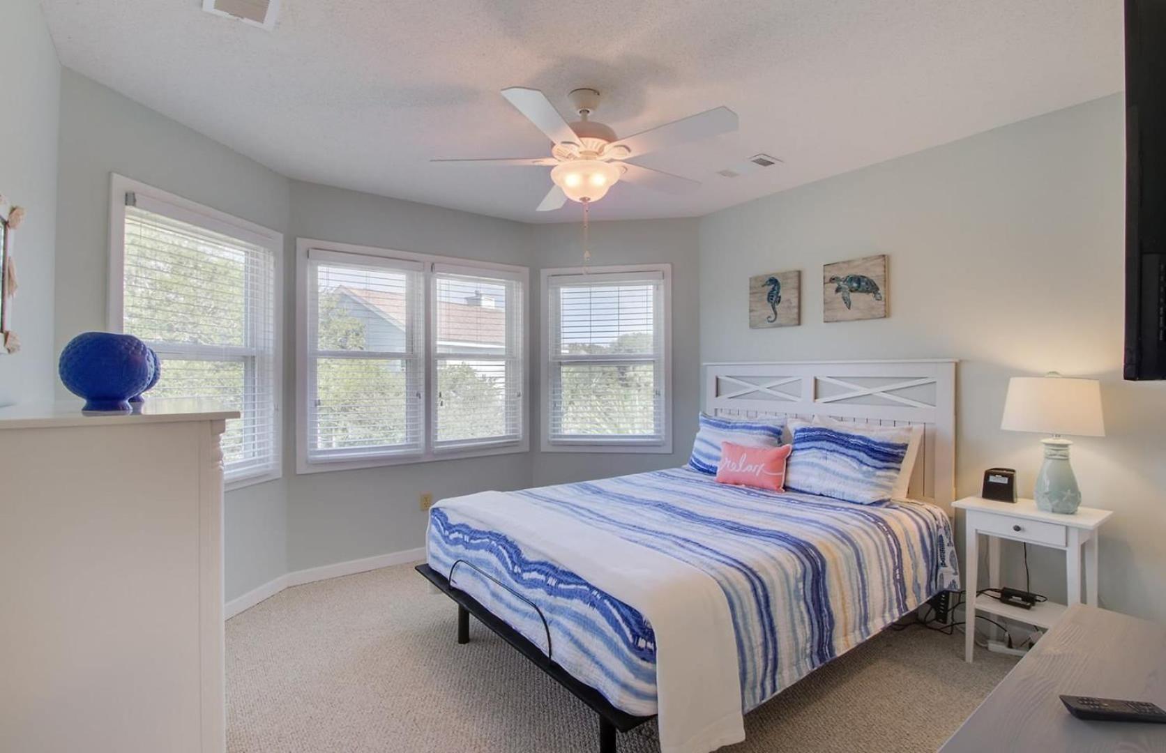 Holiday home 72 Pelican Bay Avantstay Community Pool Decks *