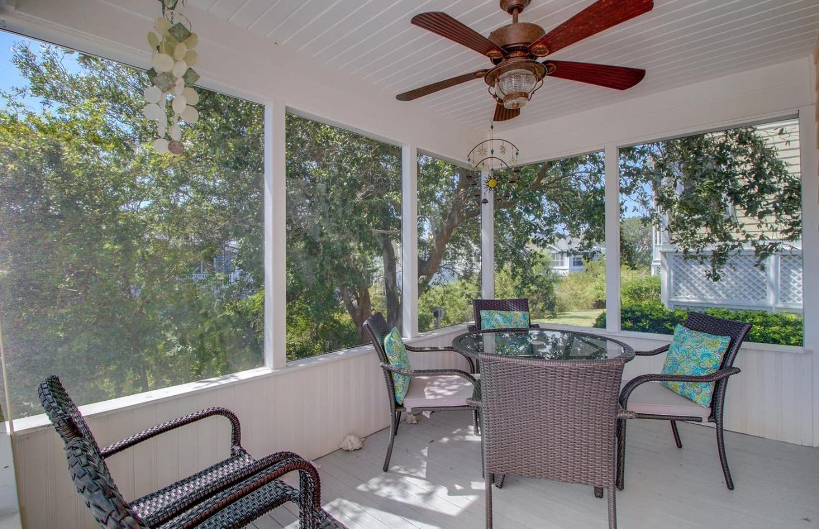 Holiday home 72 Pelican Bay Avantstay Community Pool Decks Isle of Palms