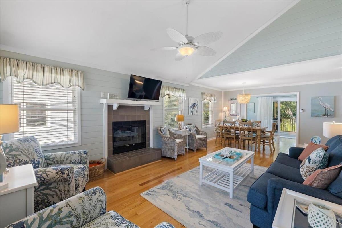 Holiday home 55 Pelican Bay By Avantstay Easy Access Shared Pool Lagoon Fishing *