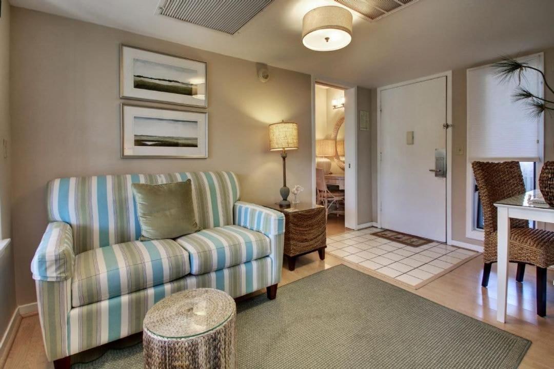 102 E Port O Call By Avantstay Beachfront Ocean Views Communal Pool Isle of Palms
