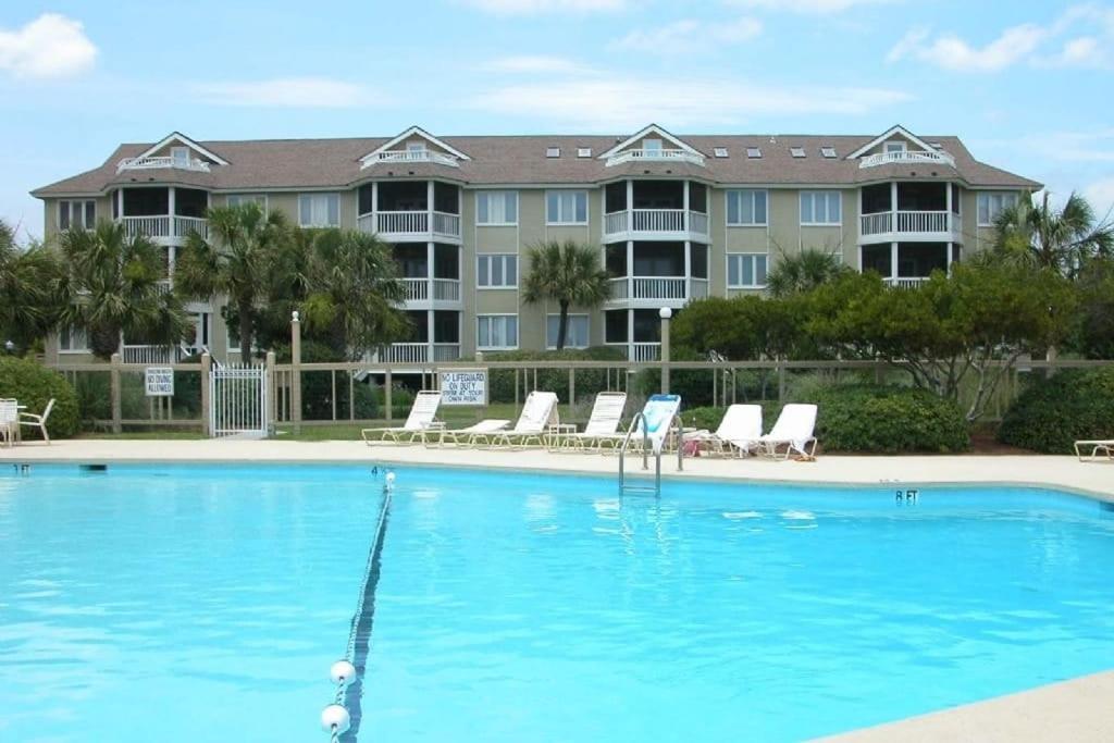 102 E Port O Call By Avantstay Beachfront Ocean Views Communal Pool Apartment Isle of Palms