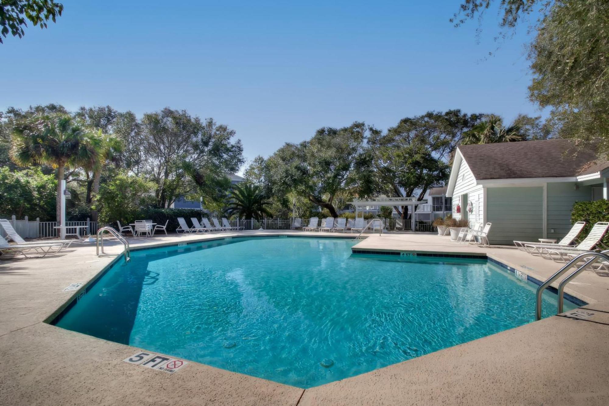 Holiday home 55 Pelican Bay By Avantstay Easy Access Shared Pool Lagoon Fishing *