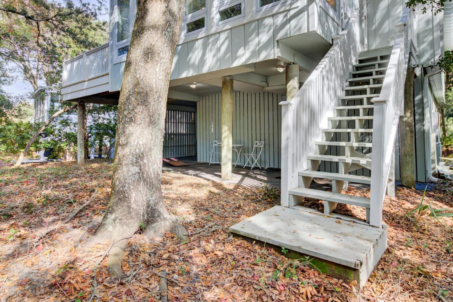 10 Sandcrab Court By Avantstay Beautiful W Deck Walk To The Holiday home