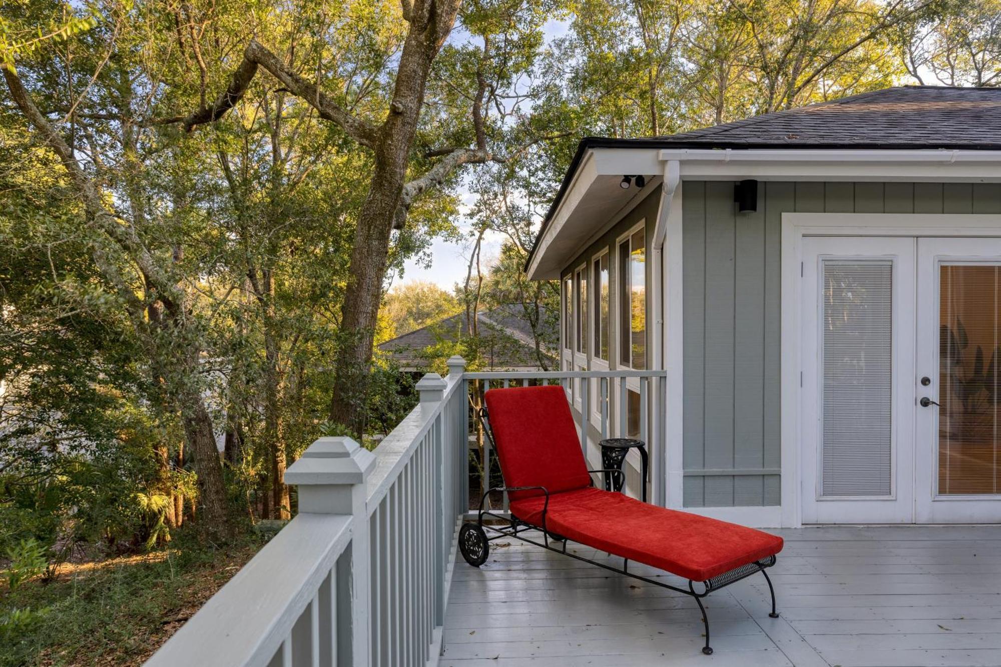 Conch By Avantstay Walk To Beach Deck Fireplace Outdoor Dining Holiday home Isle of Palms